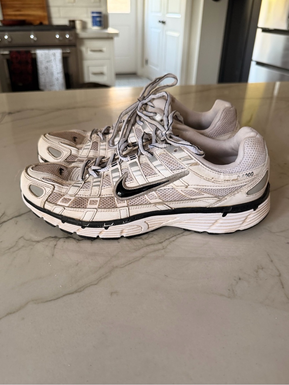 Men’s Nikes Running Shoes Size 9